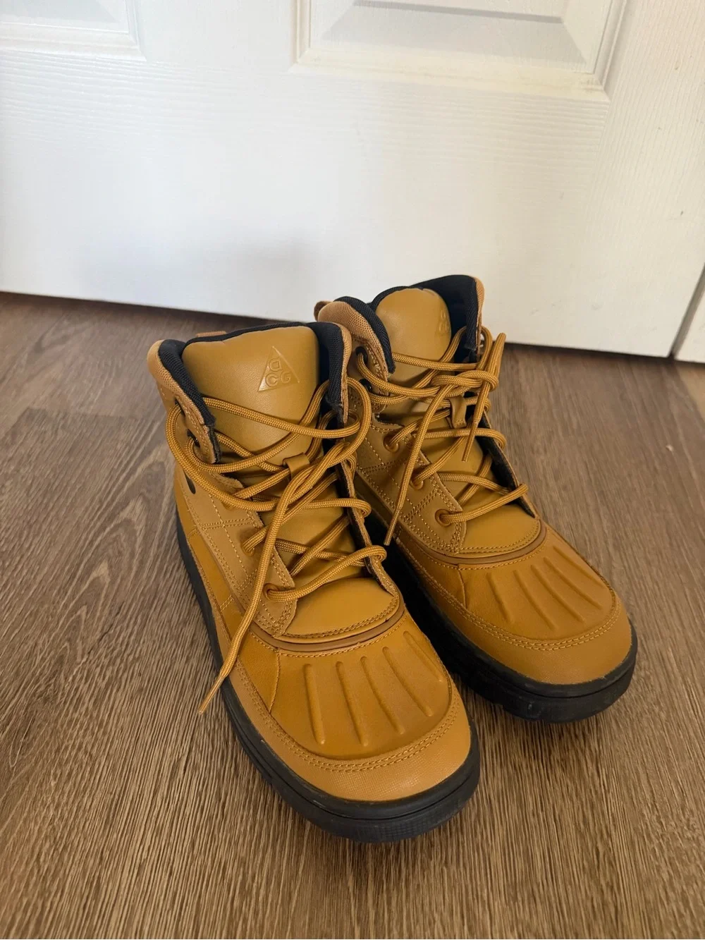 Nike Kids Tan Lace-Up Winter Boots with Black Soles